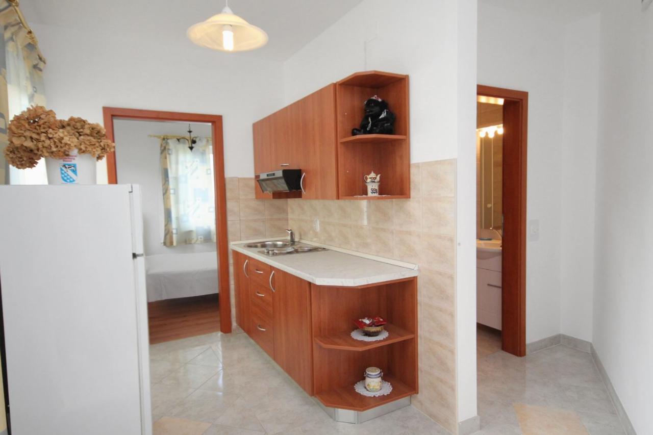 Apartment Njivice 5458D Exterior foto